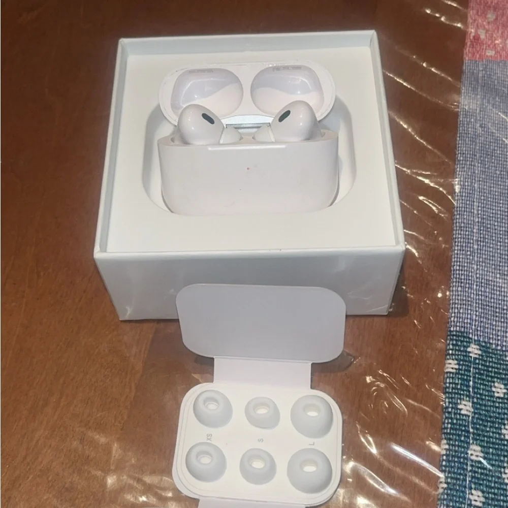 Wireless Earbuds with Charging Case - White